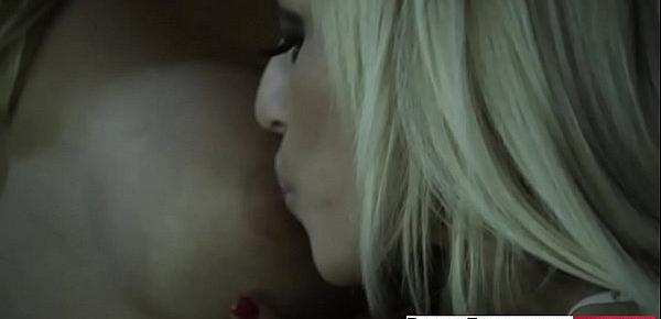  Two blonde lesbians (Breanne Benson, Riley Steele) love pussy - Digital Playground